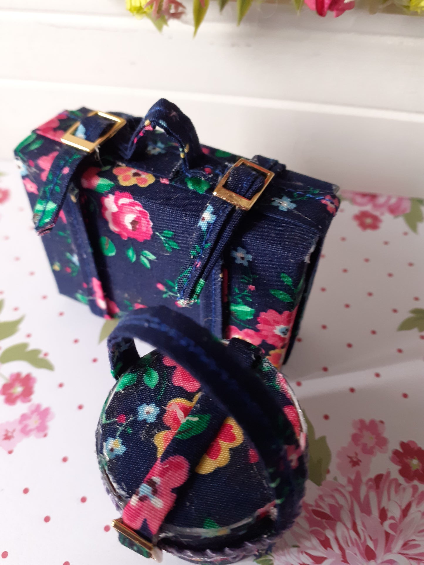 Blue flowered luggage set